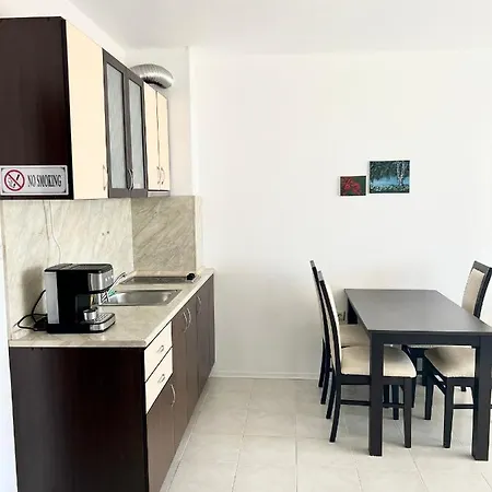 Marina K-s Triumph Apartment *